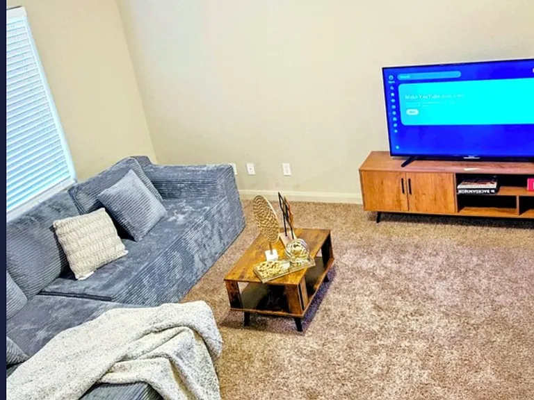 Moss Dr — Photo 23