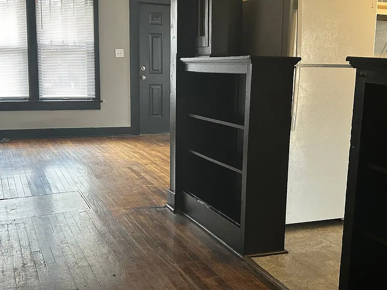 1417 W 11th St — Photo 5