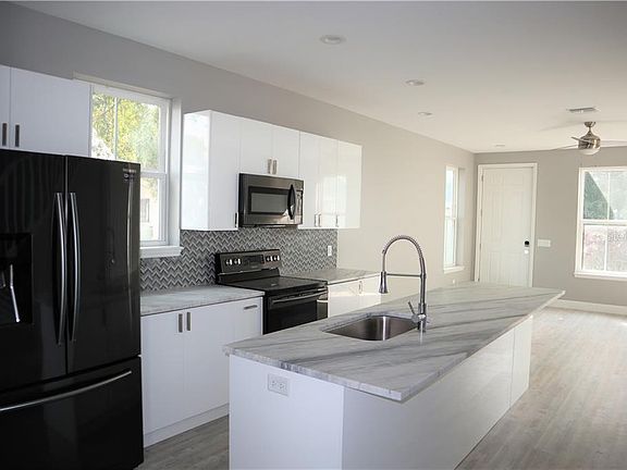 3rd image of 2215 E 11th Ave