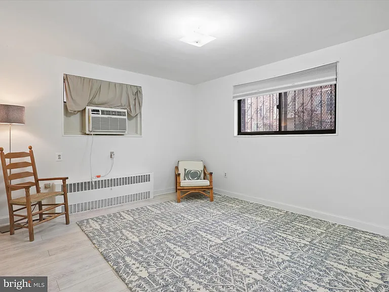 1581 N Colonial Ter #201X — Photo 21