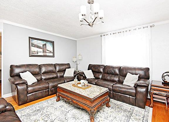 5th image of 416 Kingston Dr