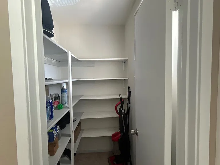 7804 Harrowgate Cir #D — Photo 31