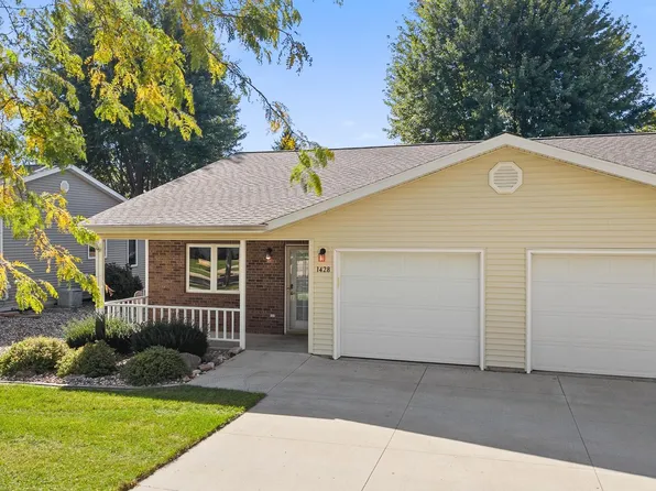 1428 15th St, Baraboo, WI 53913