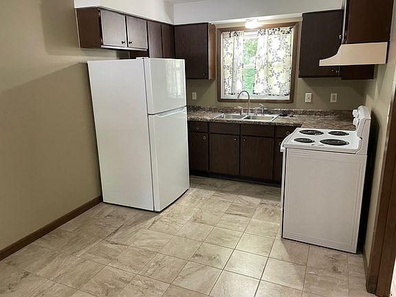 4th image of 492 Bisaillon Ave