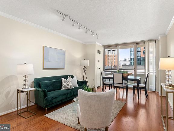 3rd image of 4801 Fairmont Ave APT 211