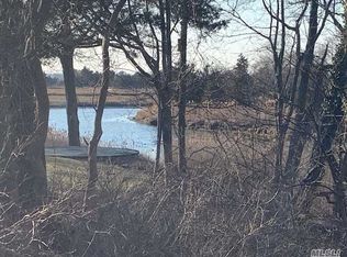 32 Woodfield Rd, Stony Brook, NY 11790