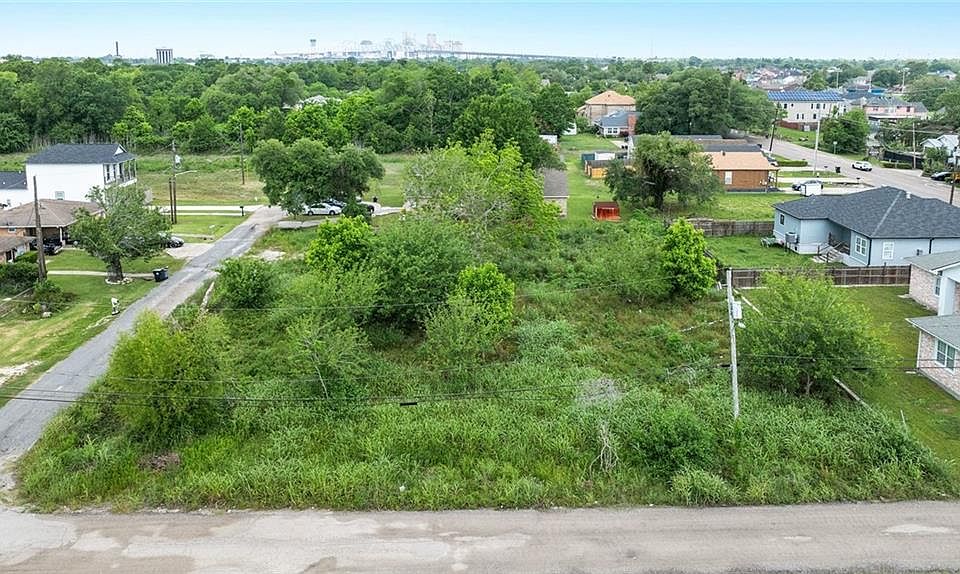 1st image of 3166 Elmwood Park Dr