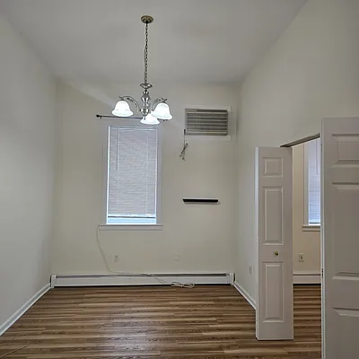 Rented by Karyn Shipsey, LREB | media 6