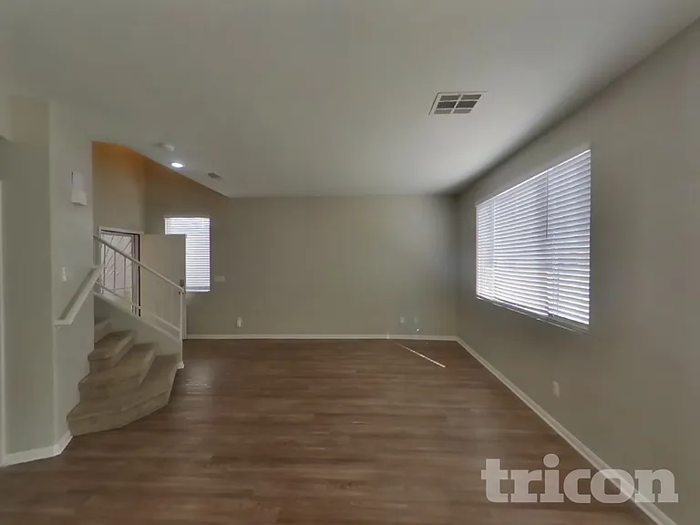 1300 Pecan Tree Ct — Photo 2