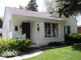 2792 Dorchester Rd, Birmingham, MI 48009