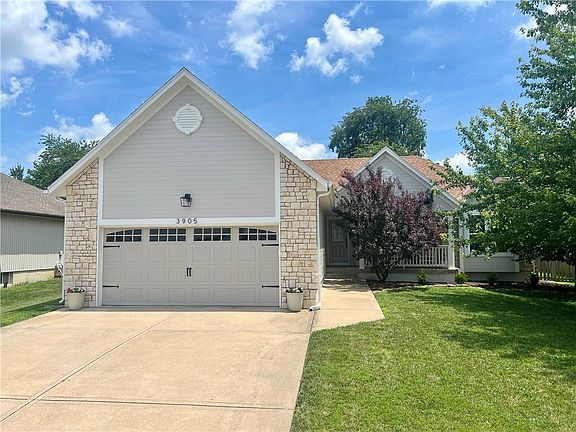 4th image of 3905 SW Evergreen Ln