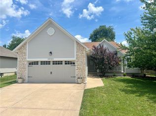 3905 SW Evergreen Ln, Lees Summit, MO 64082