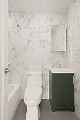 Bathroom, photo 2