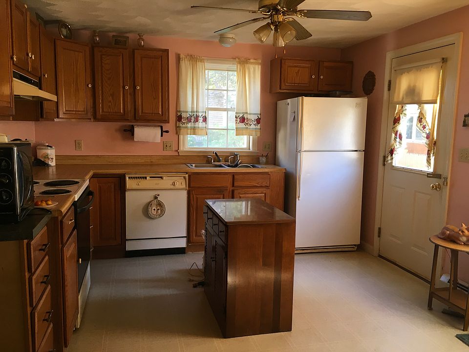2nd image of 40 Huntington Ave