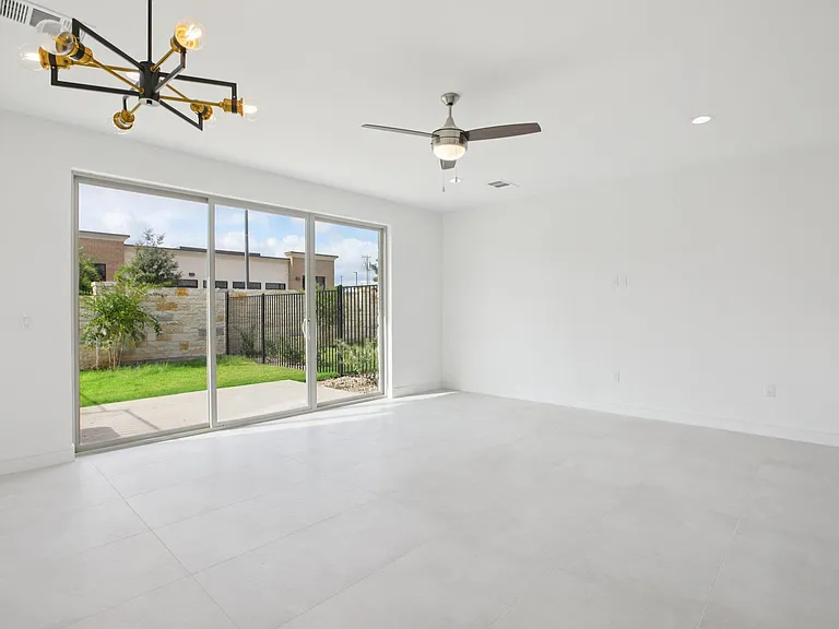 302 Tesla Cir — Photo 16