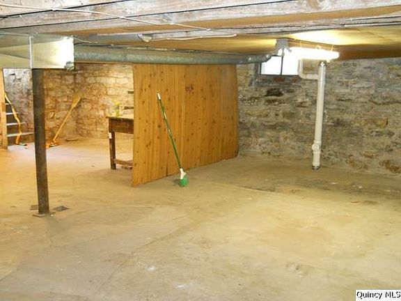 Home for Sale in Quincy, IL $49,900