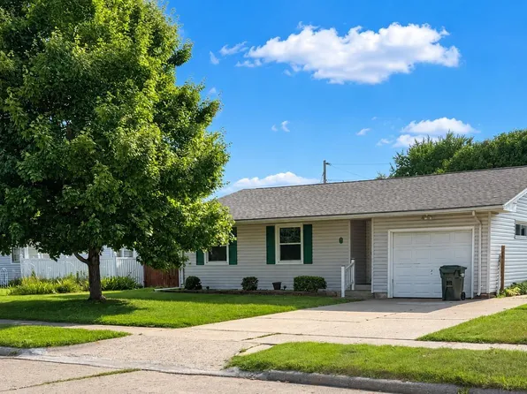 9 Sunset Ln, Fort Madison, IA 52627