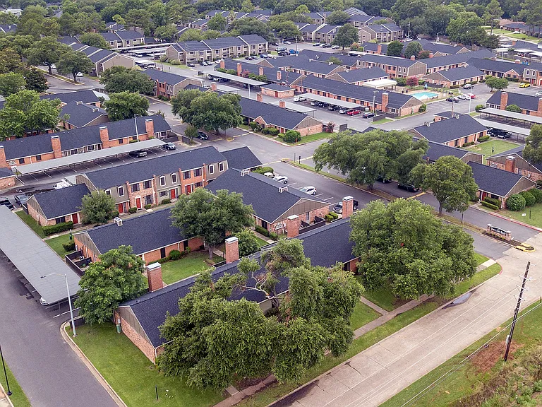 ReNew Towne Oaks — Photo 40