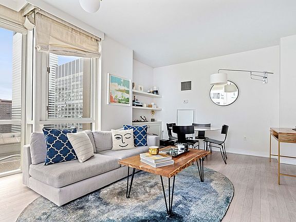 4th image of 60 E 55th St APT 39A