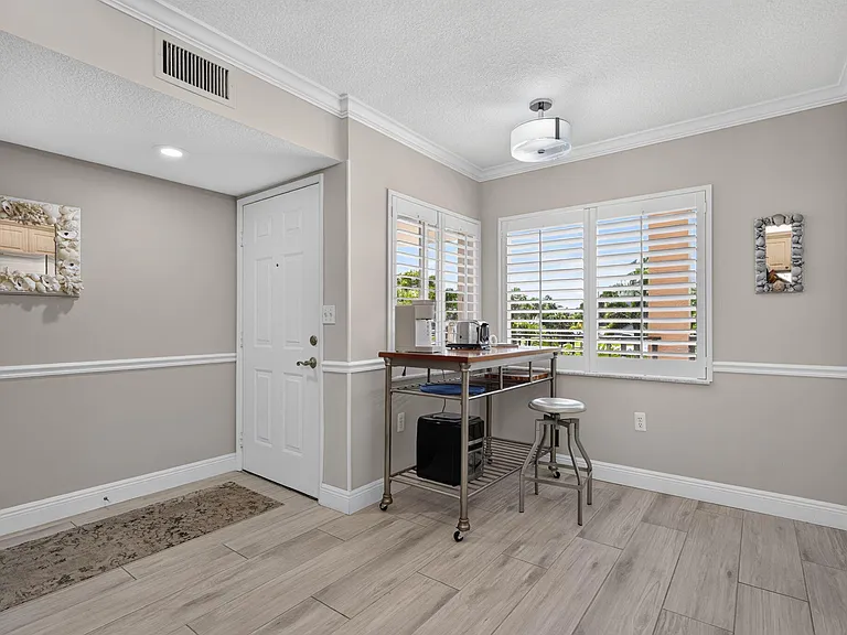 275 Palm Ave #D — Photo 17