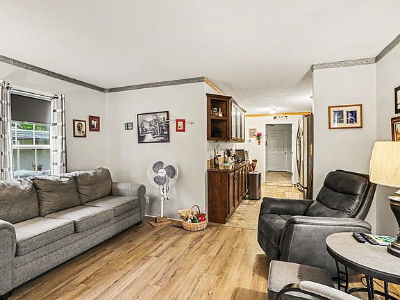4th image of 6446 Queens Way