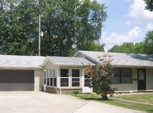 502 E John St, Nappanee, IN 46550