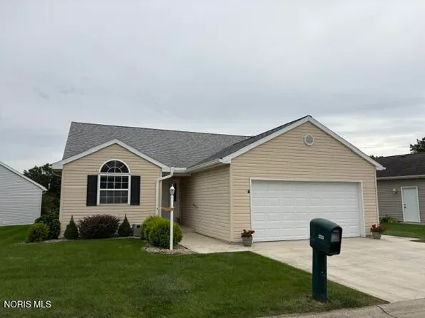 1235 Countryside Dr, Findlay, OH 45840
