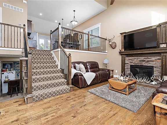 5th image of 2833 N 114th Ct