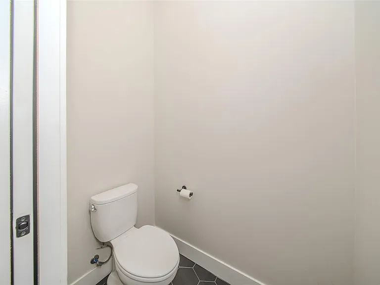 4530 Commonwealth St #1 — Photo 41