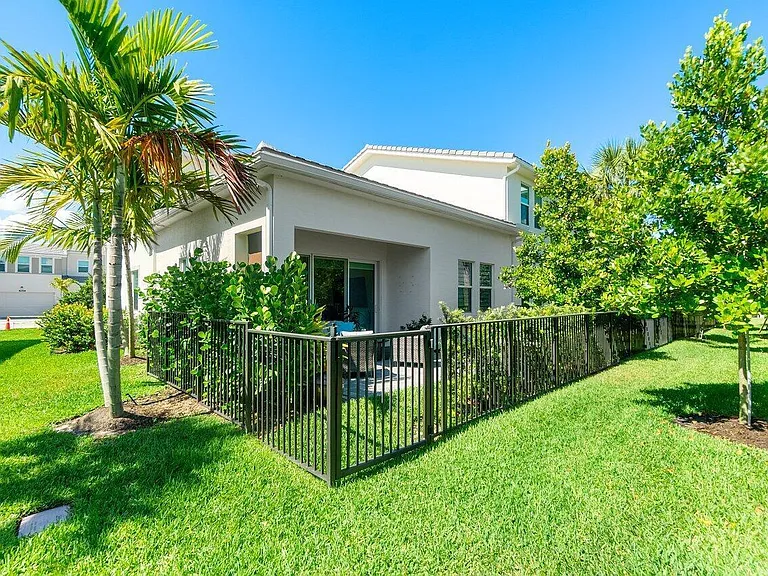 5160 Willow Creek Dr — Photo 13