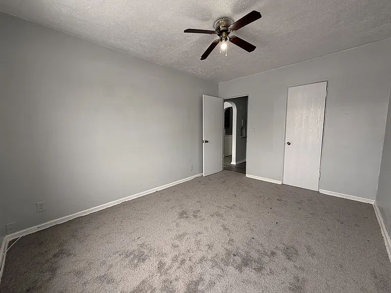 417 N Dixie Way #3 — Photo 8