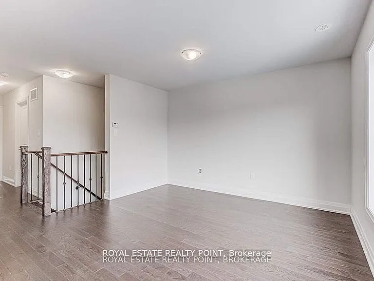 12 Creekbank Rd #UPPER — Photo 8