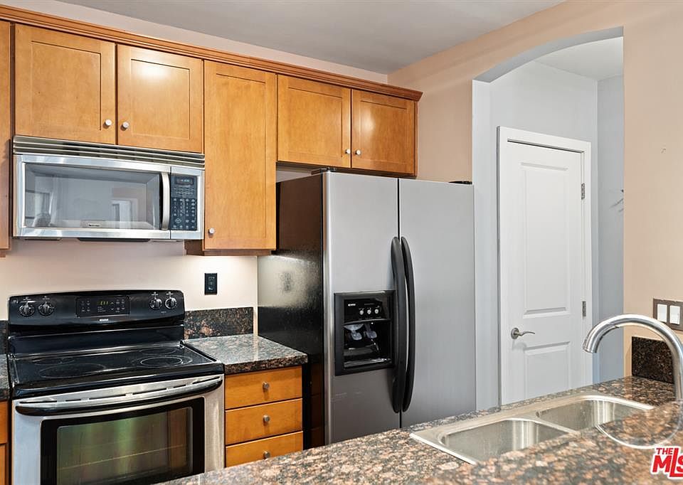 1st image of 1346 E Hillcrest Dr