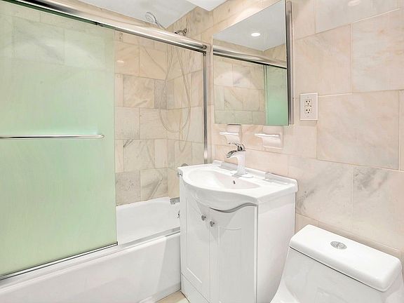 4th image of 211 Thompson St APT 3A