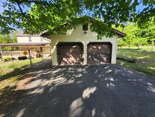255 Clove Rd Photo 1