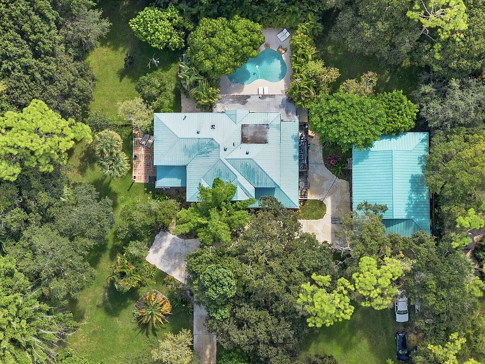 1st image of 92 Squire Dr