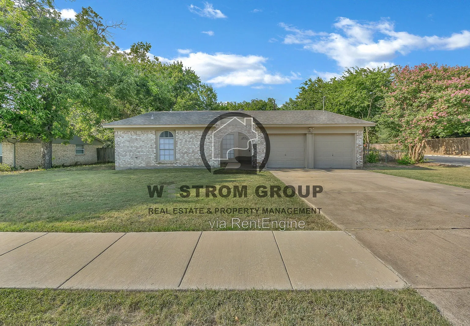 3 bed, 2.0 bath, 1354 sqft, $1,945 — Photo 1