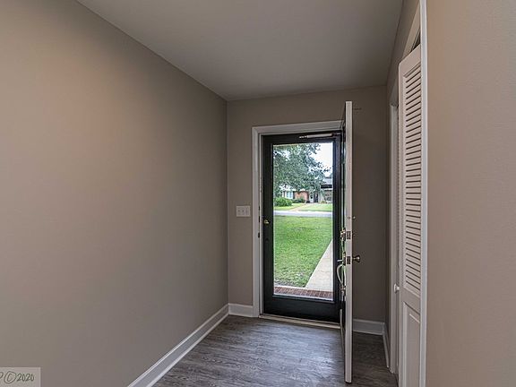 2nd image of 604 Pinecrest Dr