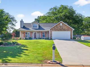 933 Justin Dr, Winder, GA 30680