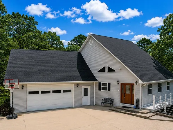 135 Wilshire Dr, Fairfield Bay, AR 72088