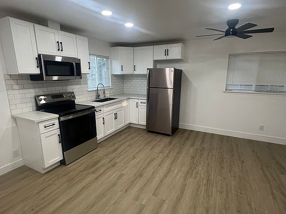 4th image of 536 Las Palmas Ave #B