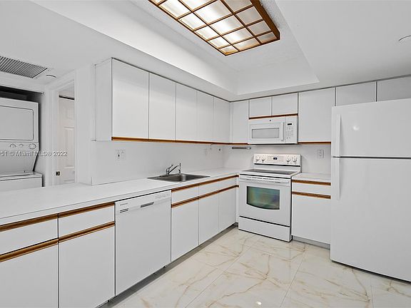 5th image of 19195 Mystic Pointe Dr APT 2203