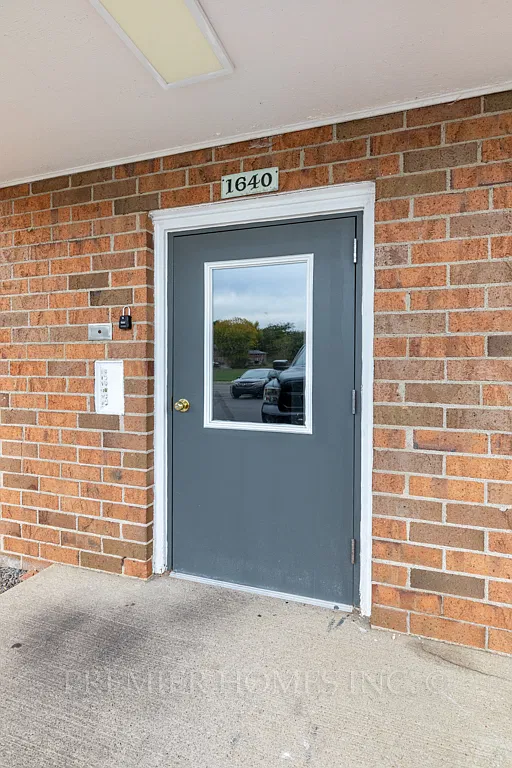 2 bed, $995 — Photo 3