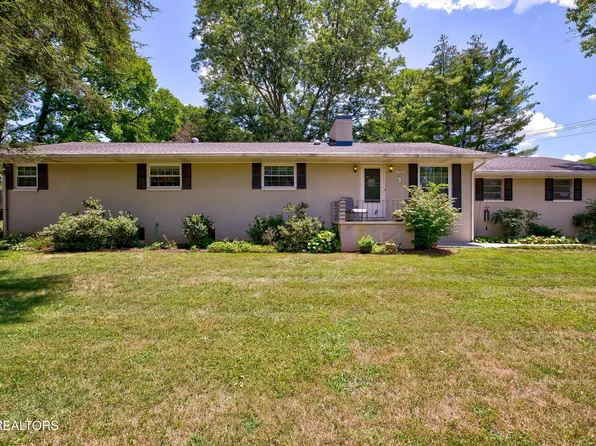 1302 Heron Ave, Maryville, TN 37803