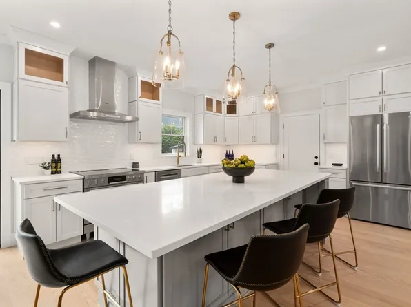 273 Edenfield Ave #273, Watertown, MA 02472