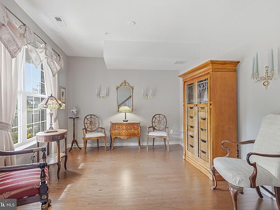 4th image of 475 Lenape Way