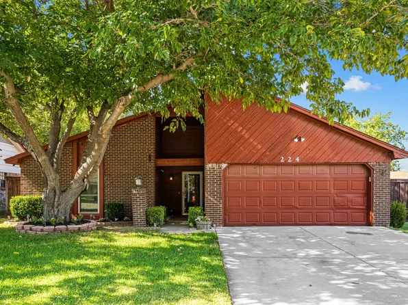 224 Asbury Dr, Saginaw, TX 76179