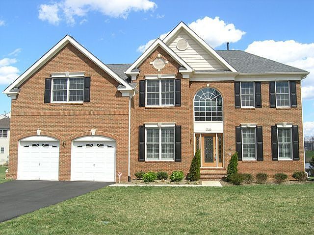 Spacious Brick Front home in Belmont CC