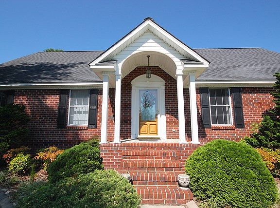 2nd image of 102 Riverbend Pl
