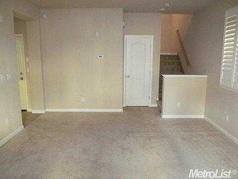 2nd image of 137 Cinema St